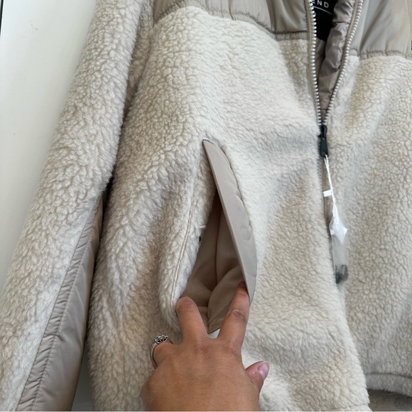 SOLD! on eBay WEEKEND MAXMARA Label-cut Anabela Logo Down Jacket.Size: IT40/US6. - Picture 3 of 16